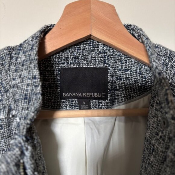 BANANA REPUBLIC Raw Hem Tweed Moto Jacket Cropped Office Navy White EUC Size 4 - Picture 7 of 10